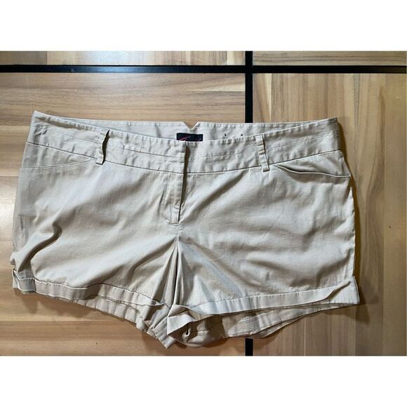 ‎Torrid Folded Cuffed Women’s Shorts - Picture 1 of 5